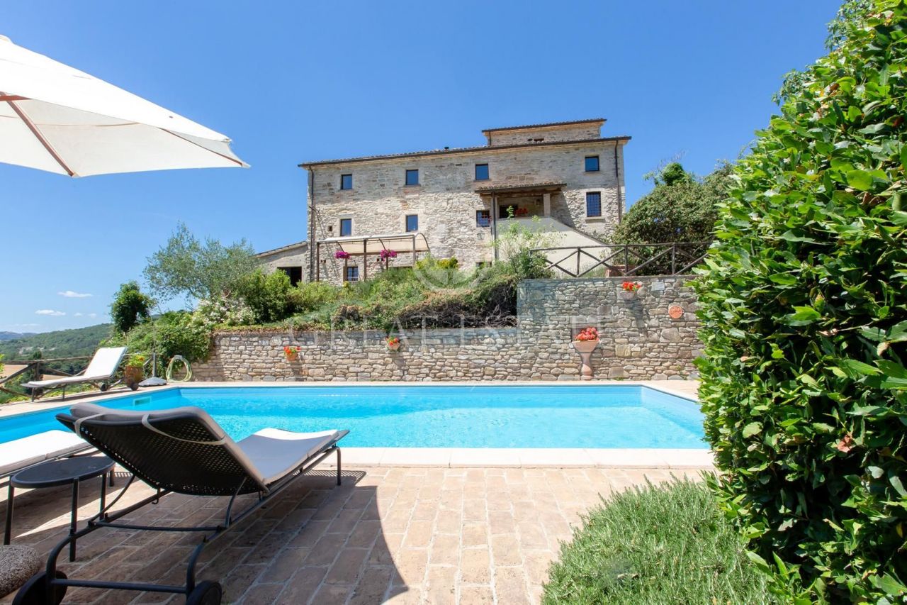 Дом Montone, Италия, 1 354.75 м2 фото 1