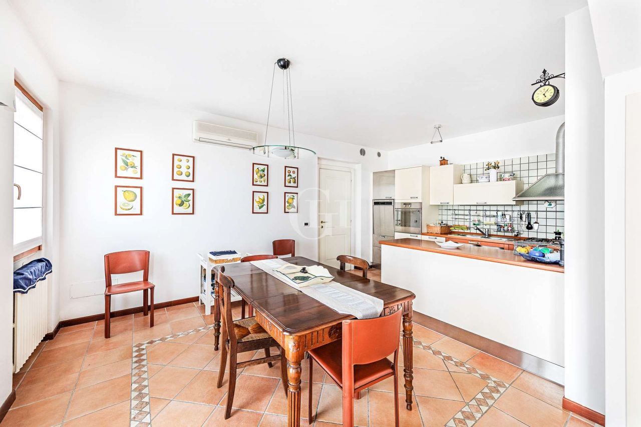 Таунхаус у озера Гарда, Италия, 215 м2 фото 5