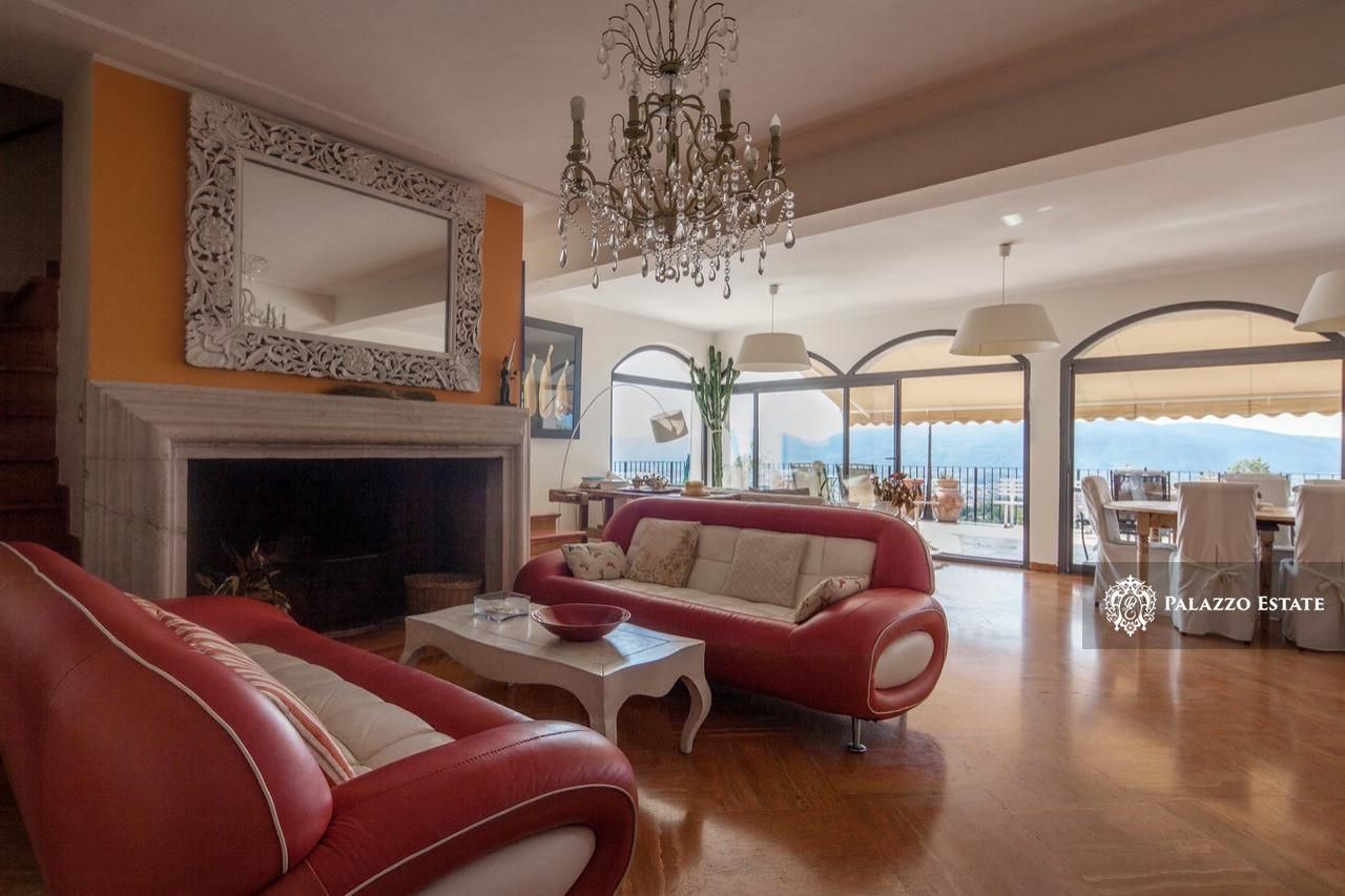 Вилла в Кастельнуово-Магре, Италия, 400 м2 фото 1