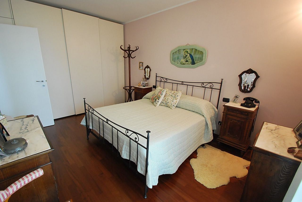 Апартаменты в Саронно, Италия, 80 м2 фото 3