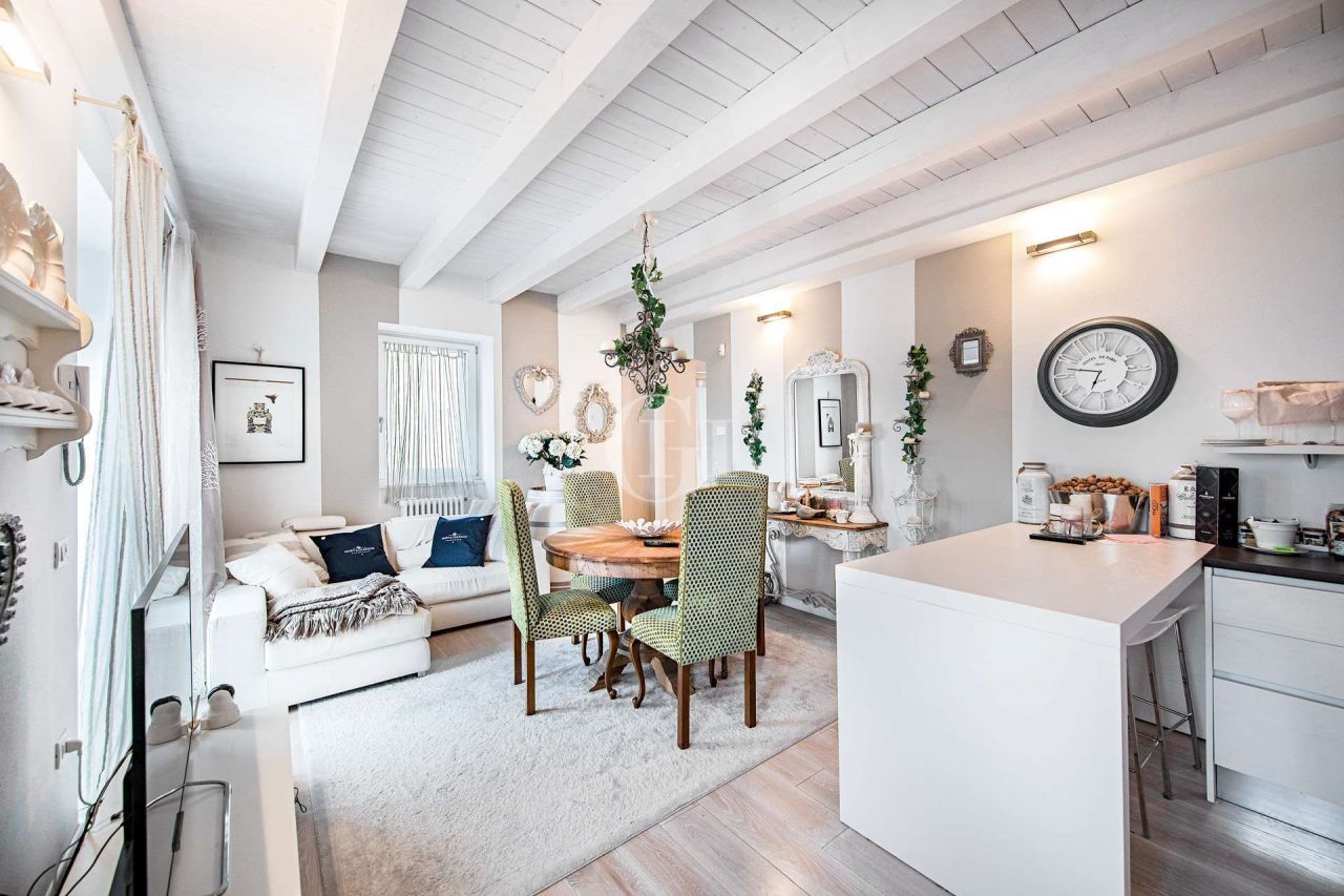 Квартира у озера Гарда, Италия, 75 м2 фото 5