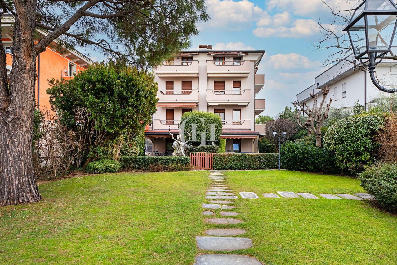 Квартира у озера Гарда, Италия, 60 м2 фото 3