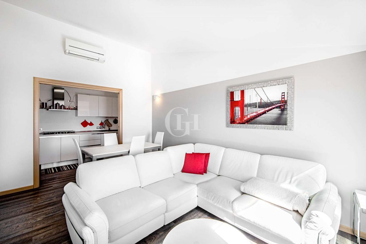 Пентхаус у озера Гарда, Италия, 90 м2 фото 4