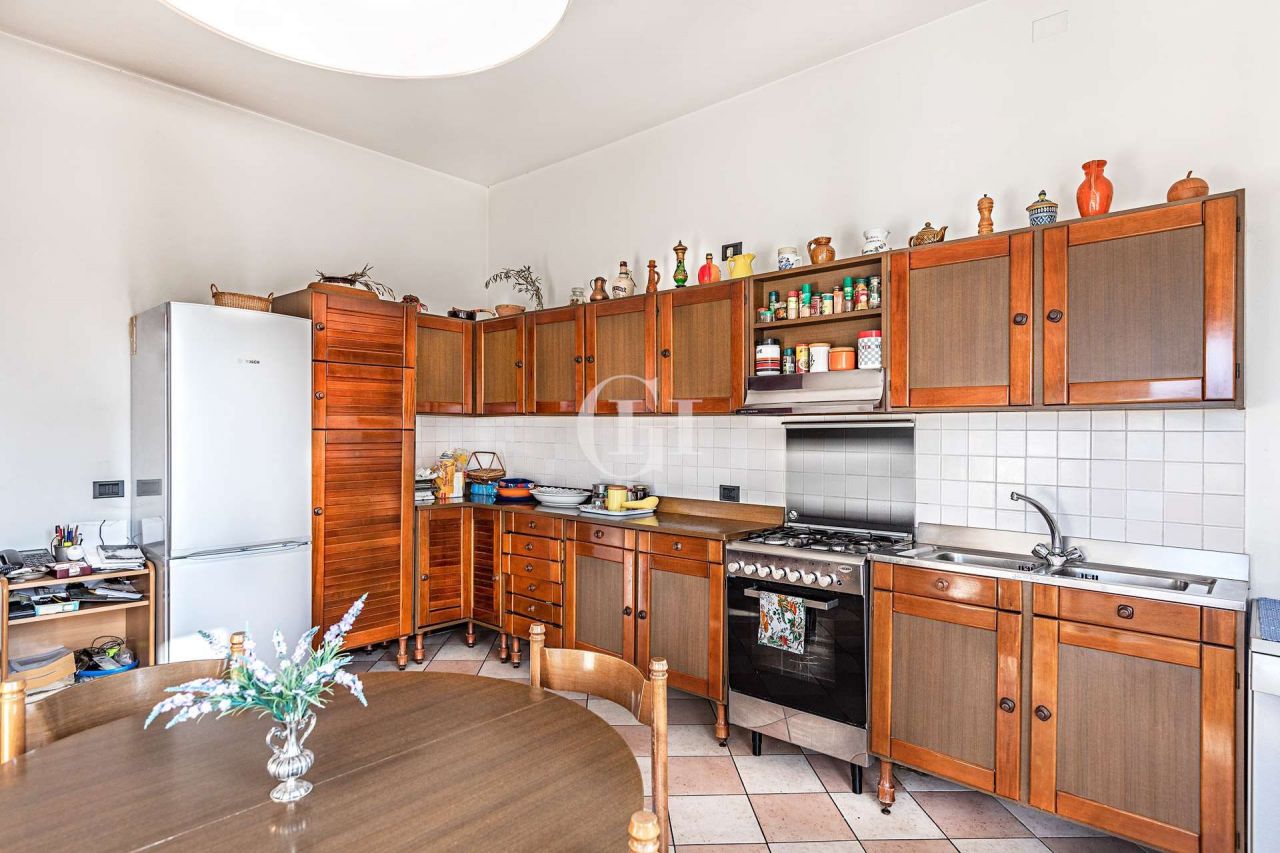 Вилла у озера Гарда, Италия, 305 м2 фото 5