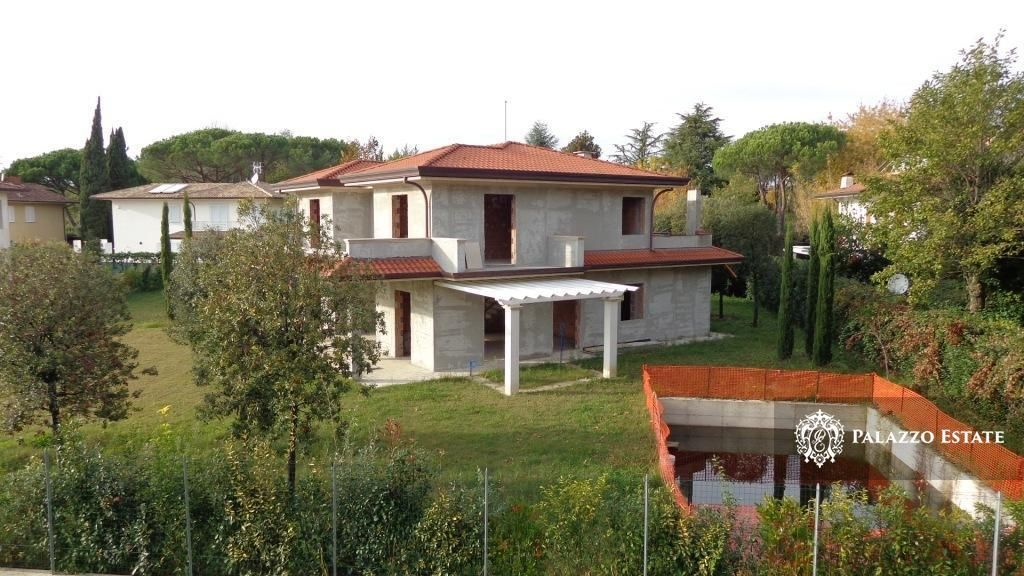 Вилла в Форте деи Марми, Италия, 350 м2 фото 1