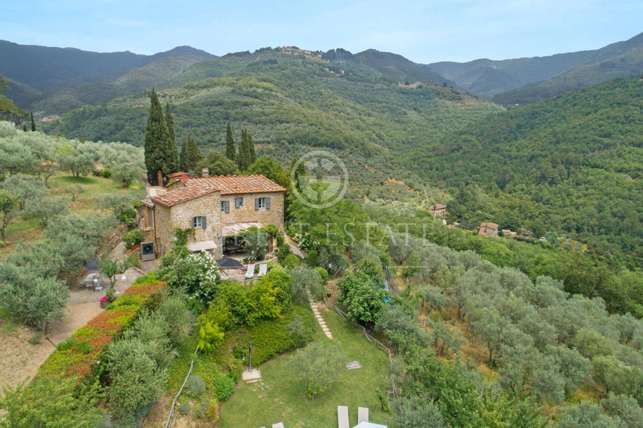 Дом Loro Ciuffenna, Италия, 305.7 м2 фото 4