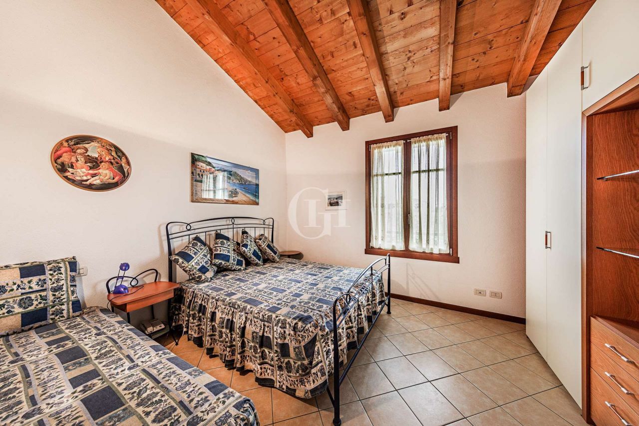 Апартаменты у озера Гарда, Италия, 65 м2 фото 4