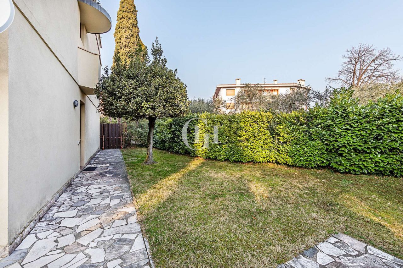 Вилла у озера Гарда, Италия, 121 м2 фото 3