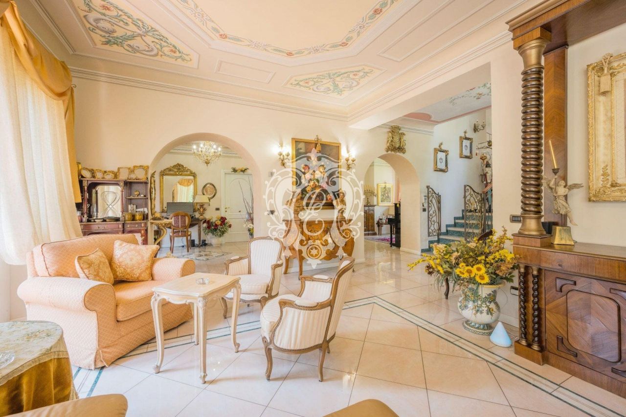 Вилла в Джиньезе, Италия, 600 м2 фото 3
