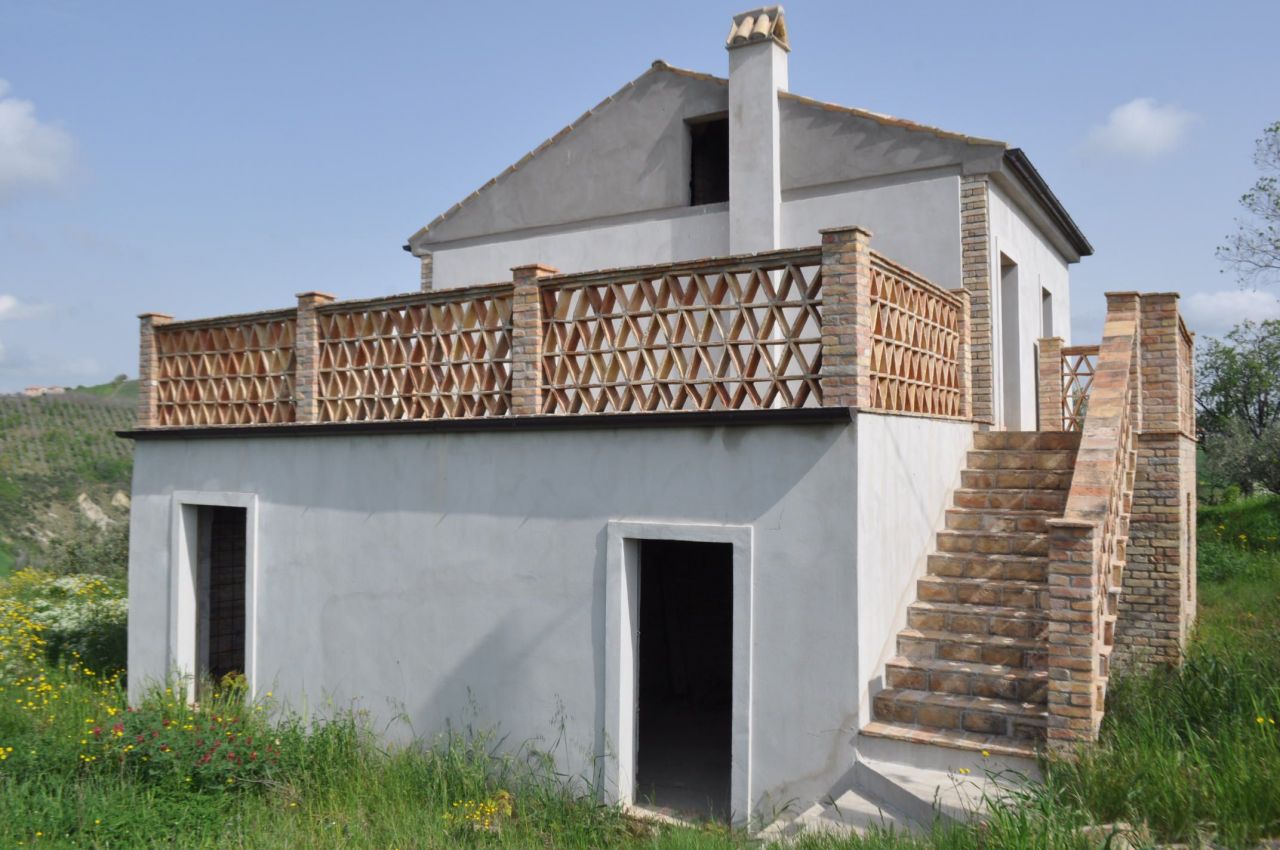 Дом в Читта-Сант-Анджело, Италия, 135 м2 фото 1