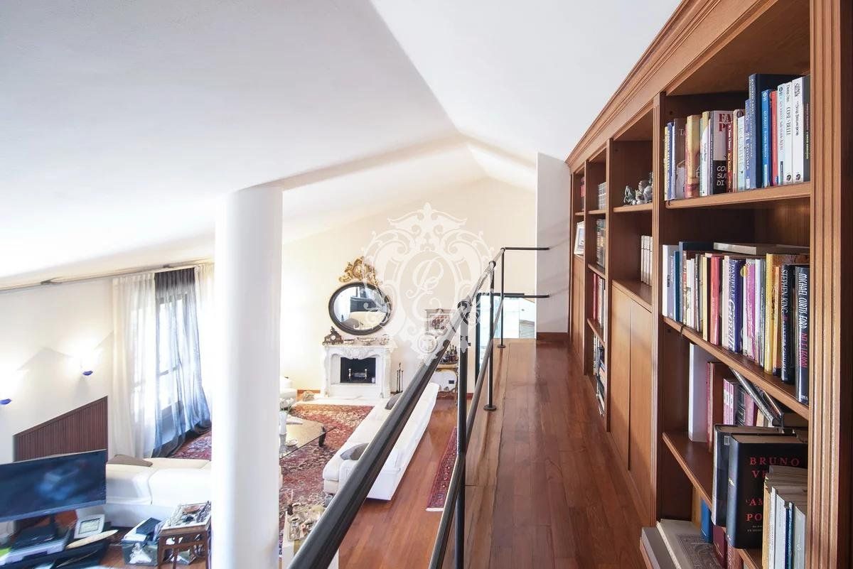 Квартира в Виареджо, Италия, 326 м2 фото 3