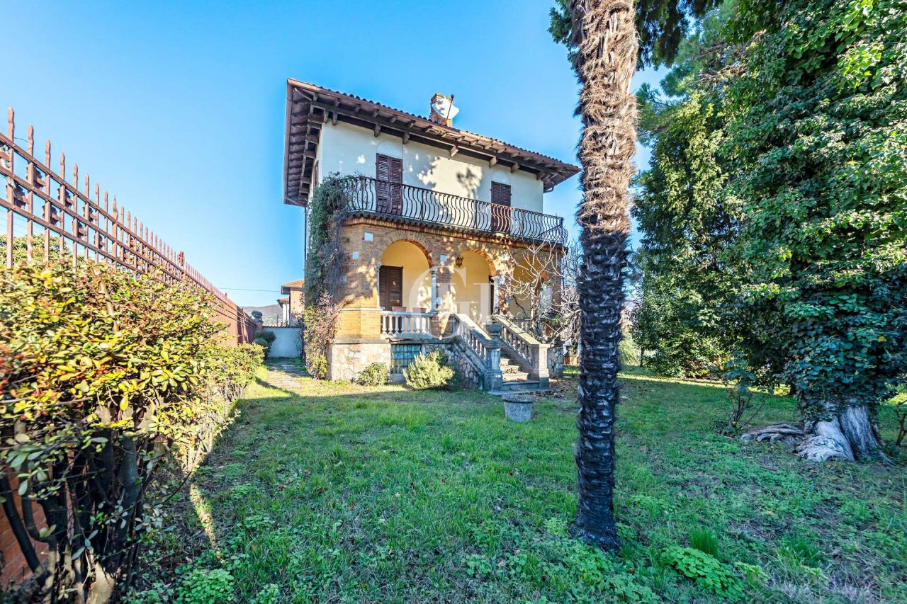 Вилла у озера Гарда, Италия, 240 м2 фото 3