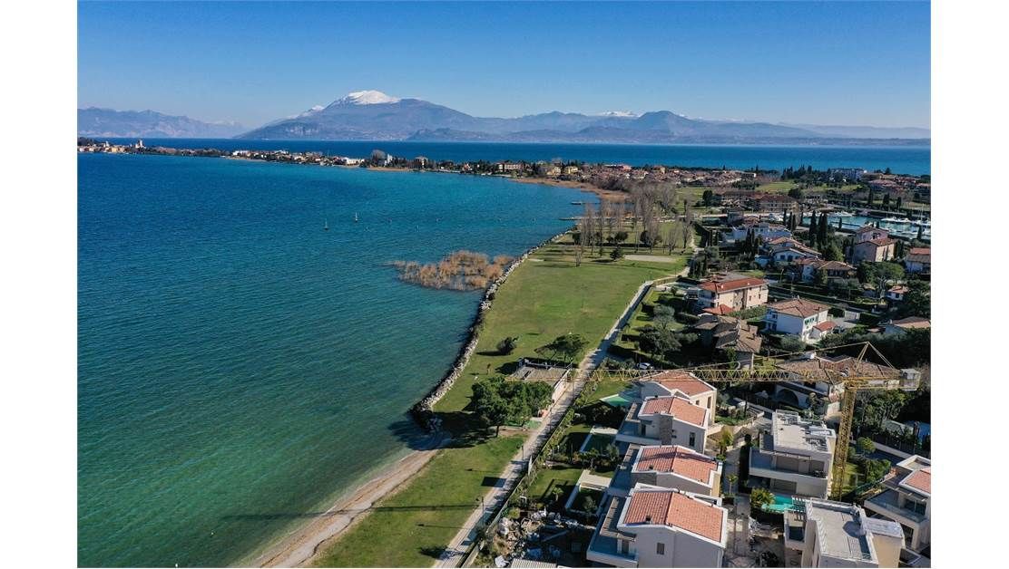 Вилла у озера Гарда, Италия, 340 м2 фото 2