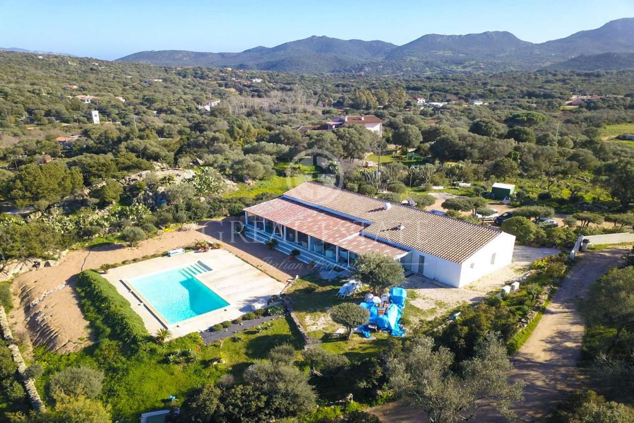 Вилла в Сассари, Италия, 299 м2 фото 3