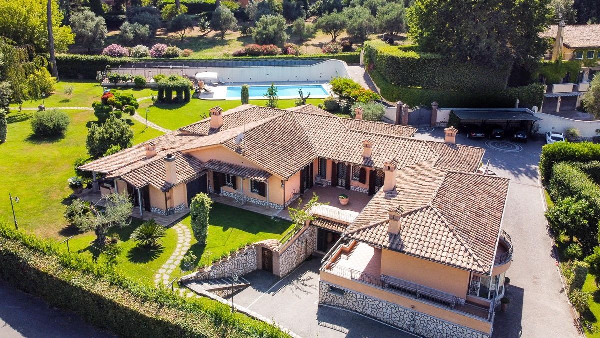 Вилла в Фраскати, Италия, 615 м2 фото 1