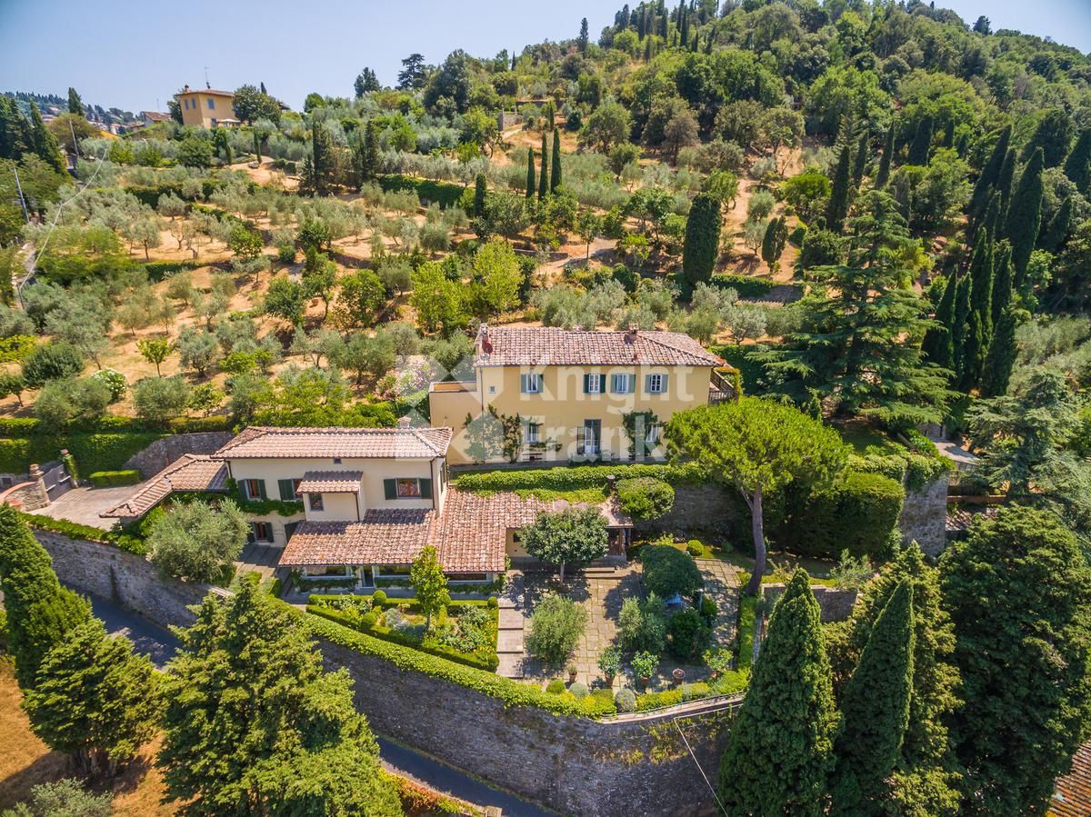 Вилла Фьезоле, Италия, 680 м2 фото 1