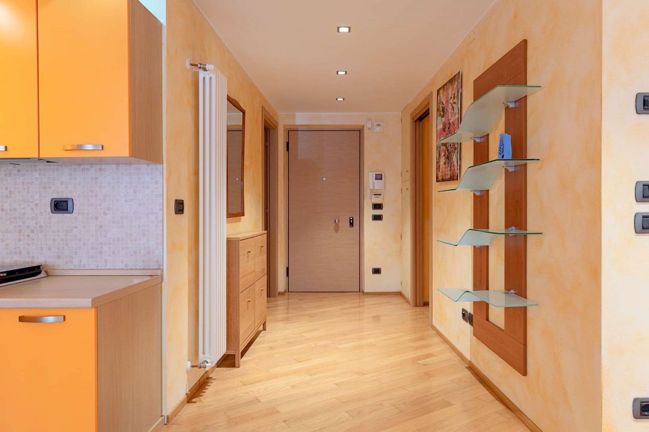 Апартаменты у озера Гарда, Италия, 115 м2 фото 4