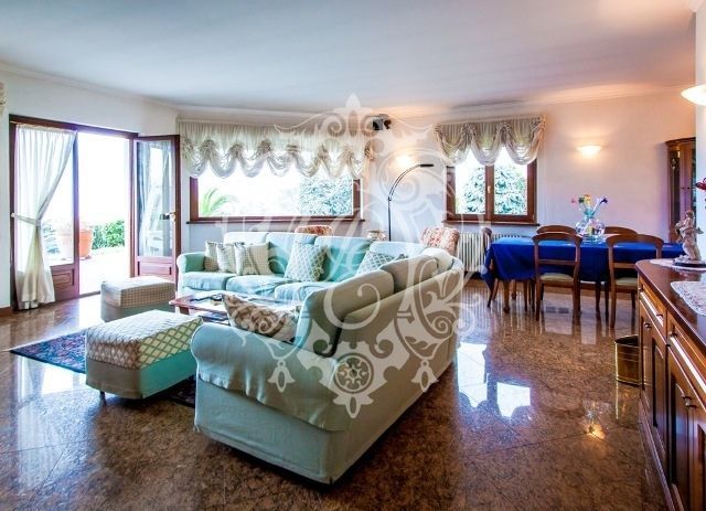 Вилла в Тремедзо, Италия, 1 500 м2 фото 1