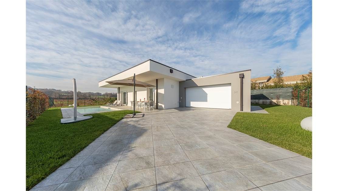 Вилла у озера Гарда, Италия, 130 м2 фото 2