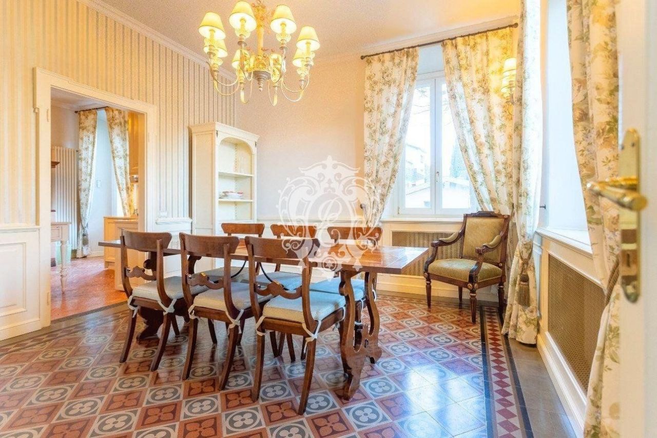 Вилла в Торно, Италия, 360 м2 фото 2