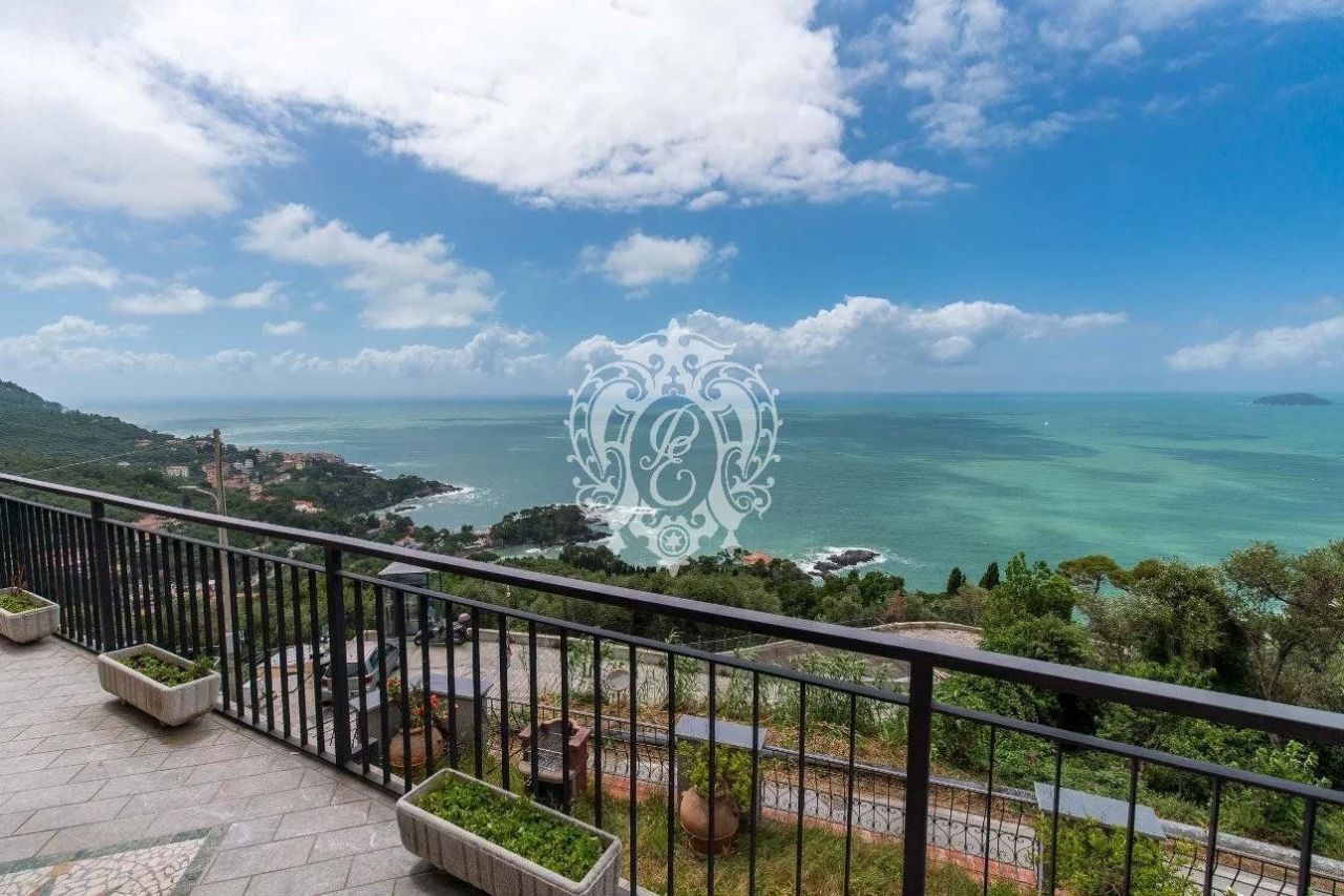 Вилла в Леричи, Италия, 300 м2 фото 3