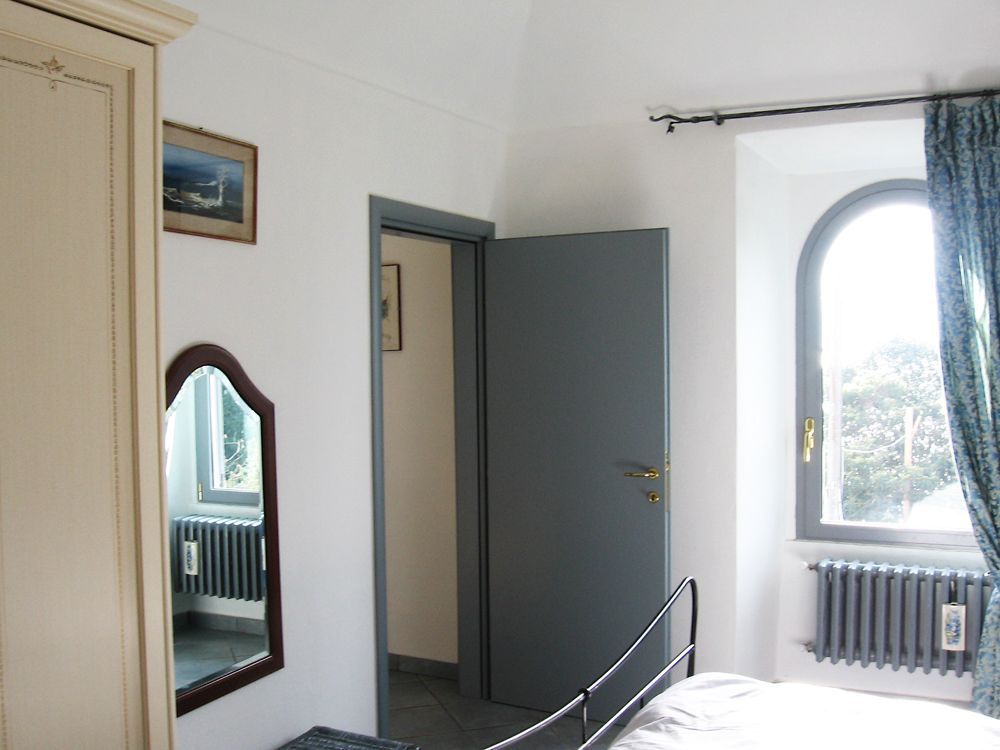 Вилла у озера Маджоре, Италия, 350 м2 фото 3