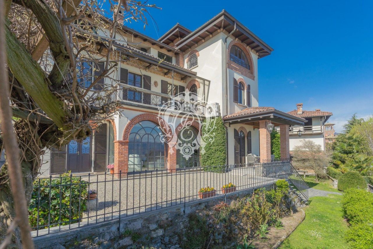 Вилла в Стрезе, Италия, 600 м2 фото 1