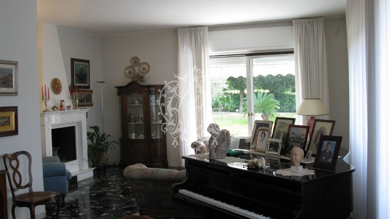Вилла в Ливорно, Италия, 500 м2 фото 3