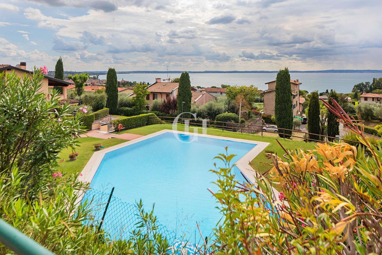 Апартаменты у озера Гарда, Италия, 90 м2 фото 1