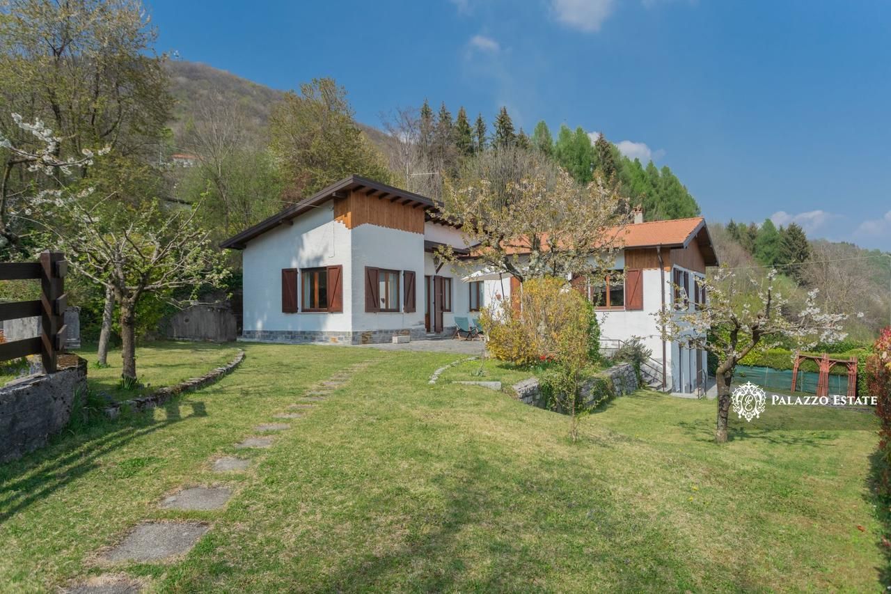 Дом в Ланцо-д’Интельви, Италия, 180 м2 фото 1