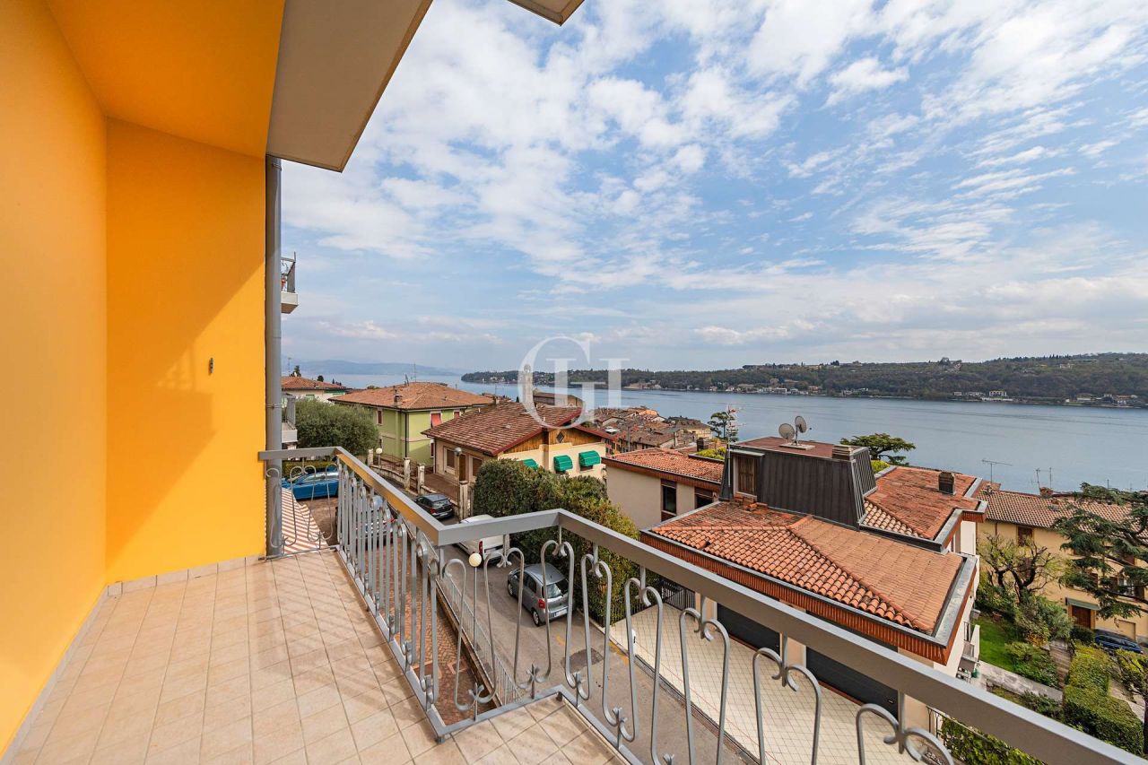 Пентхаус у озера Гарда, Италия, 100 м2 фото 1