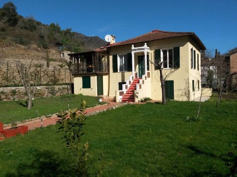 Дом в Дольчеаккуа, Италия, 170 м2 фото 1