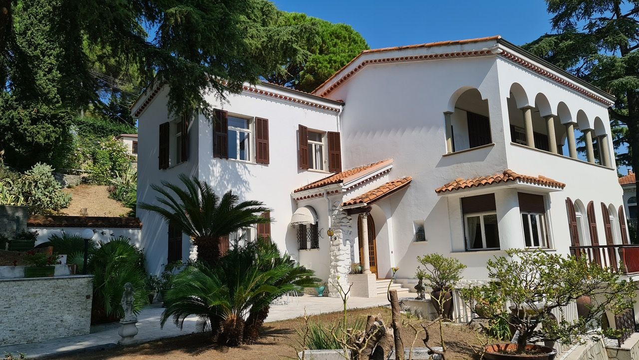 Вилла в Сан-Ремо, Италия, 500 м2 фото 1