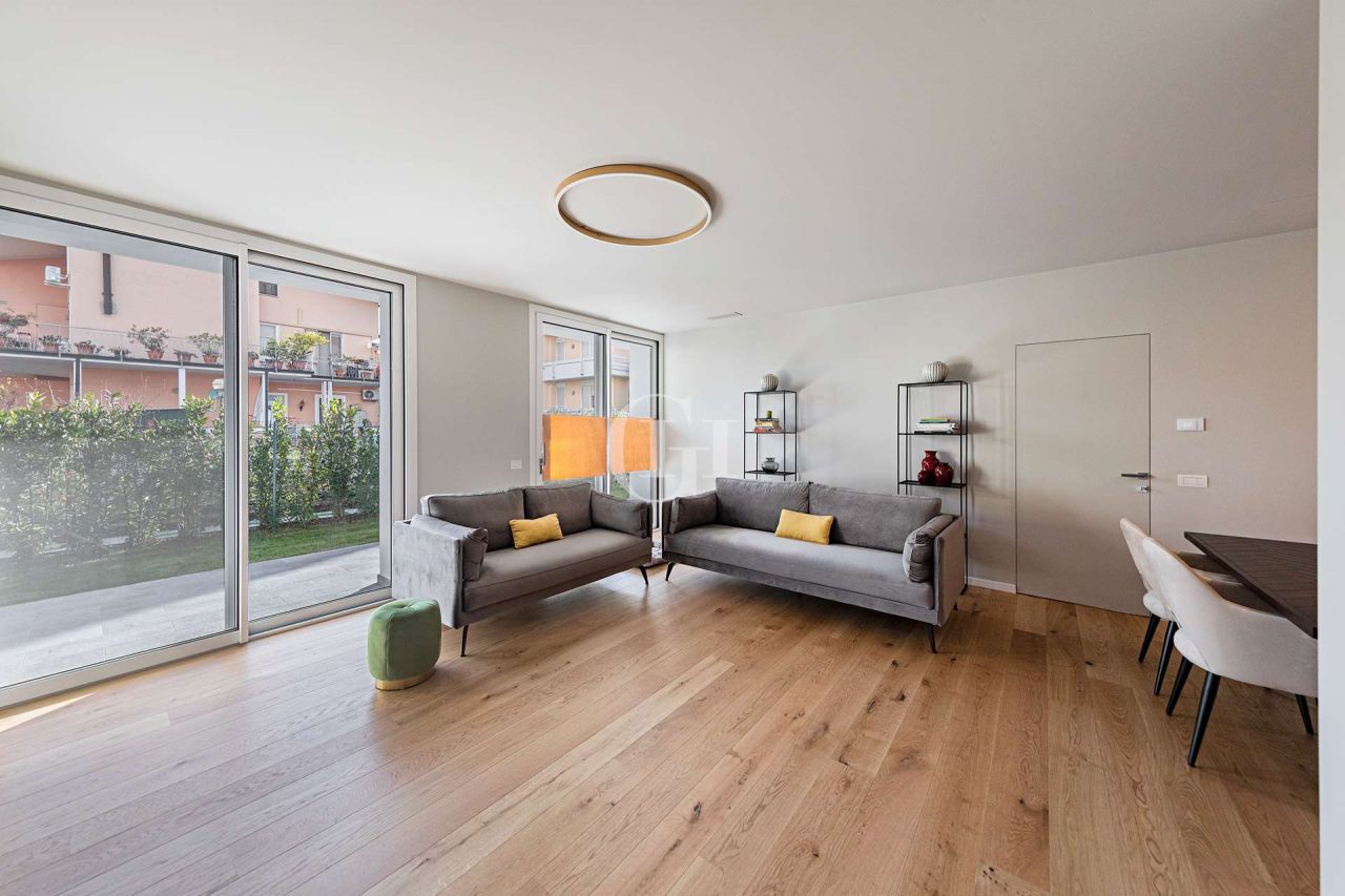 Апартаменты у озера Гарда, Италия, 130 м2 фото 2
