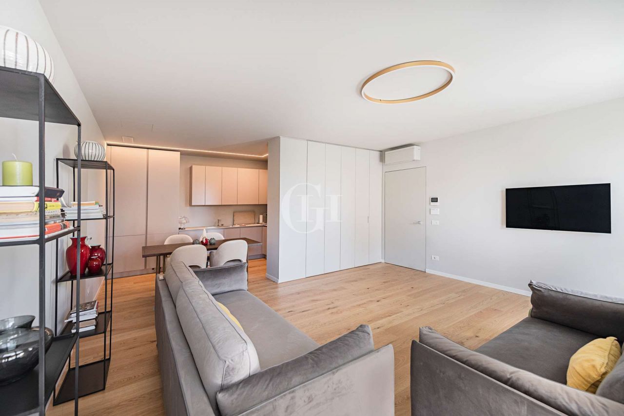 Апартаменты у озера Гарда, Италия, 130 м2 фото 1