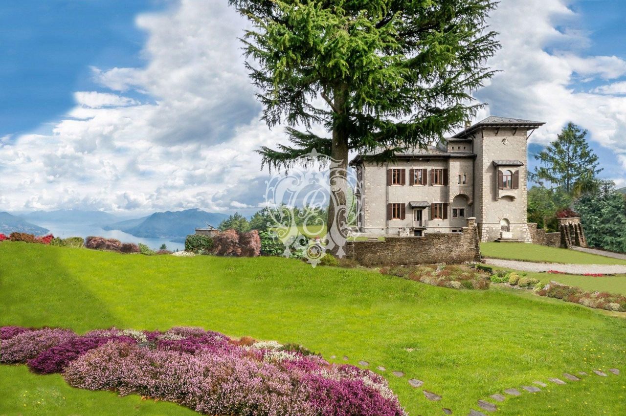 Вилла в Стрезе, Италия, 700 м2 фото 1