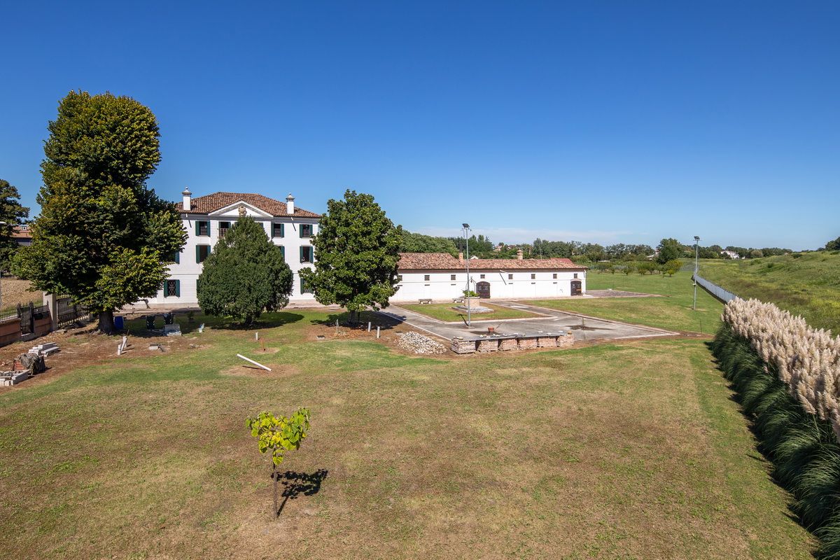 Вилла в Феррара, Италия, 825 м2 фото 5