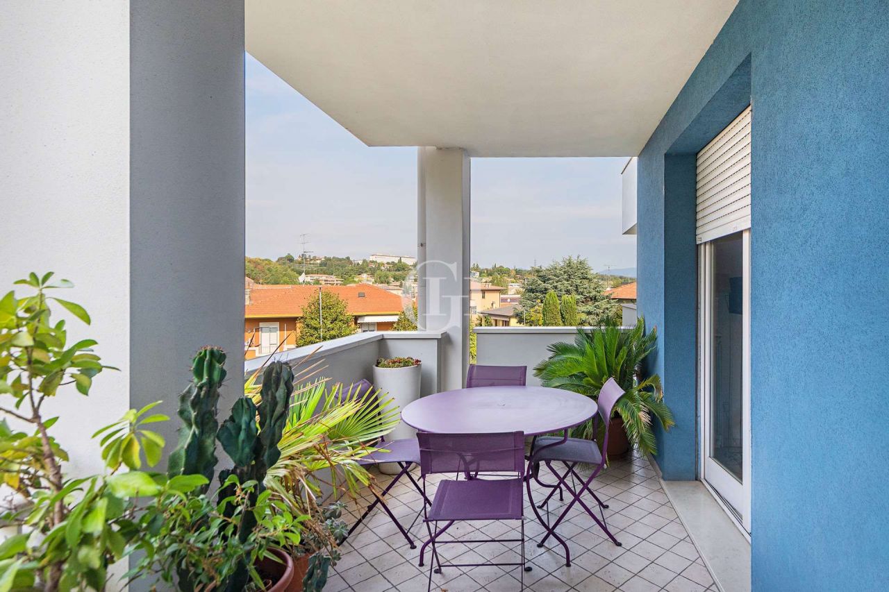 Апартаменты у озера Гарда, Италия, 60 м2 фото 1