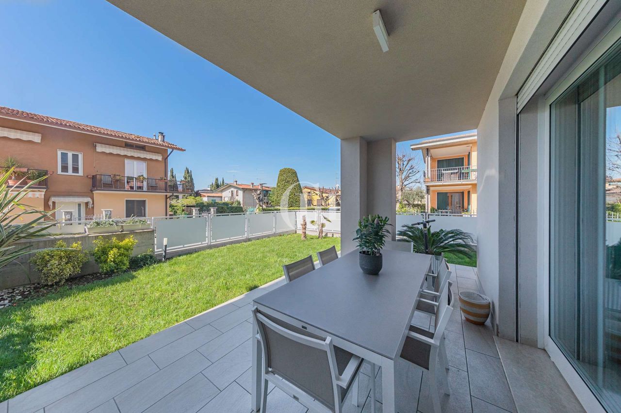 Апартаменты у озера Гарда, Италия, 107 м2 фото 1