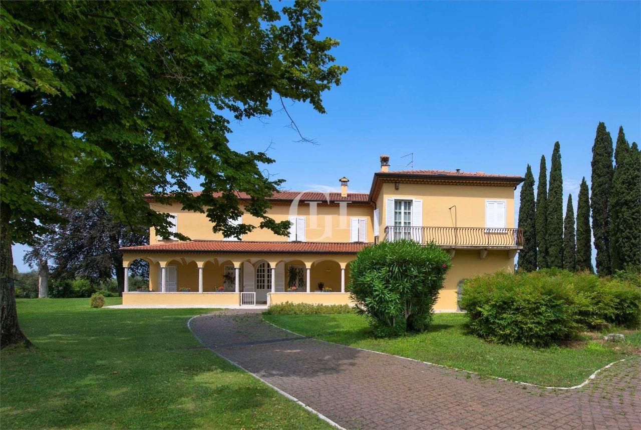 Поместье у озера Гарда, Италия, 750 м2 фото 3