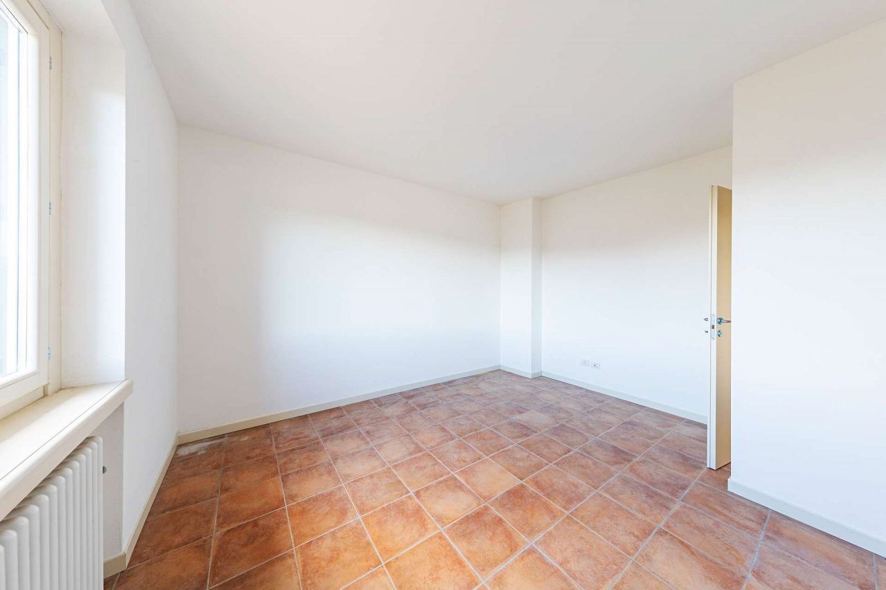 Квартира у озера Гарда, Италия, 98.5 м2 фото 3