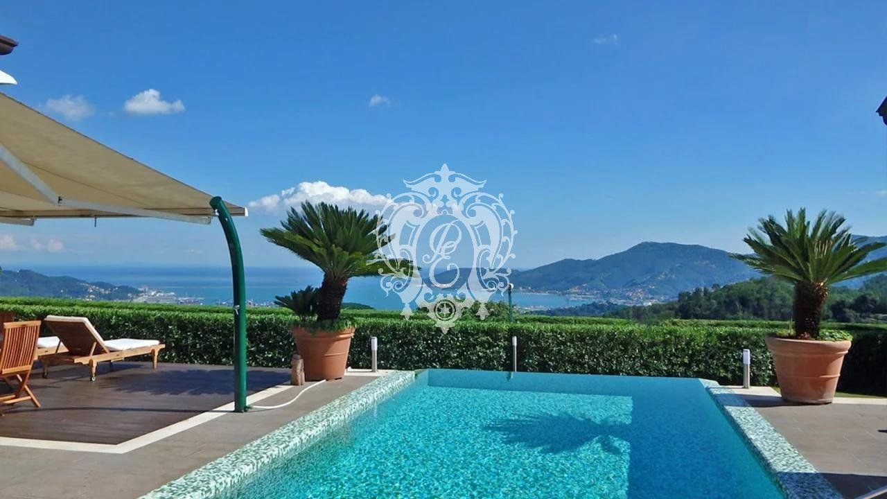 Вилла в Специи, Италия, 650 м2 фото 1