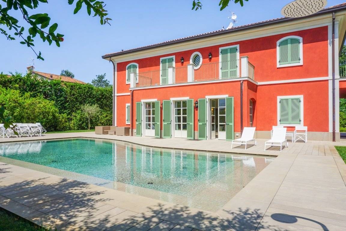 Вилла в Форте деи Марми, Италия, 560 м2 фото 1