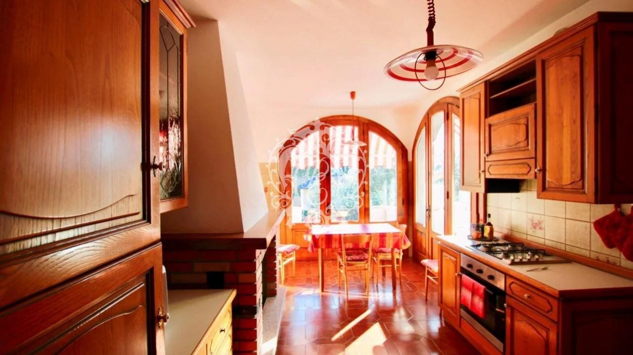 Вилла в Тремеццине, Италия, 300 м2 фото 2