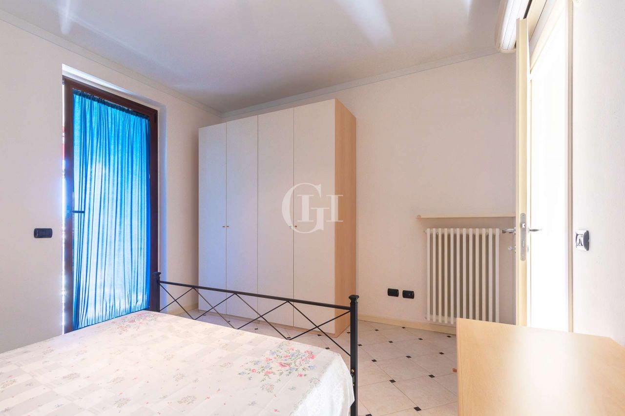 Апартаменты у озера Гарда, Италия, 45 м2 фото 2