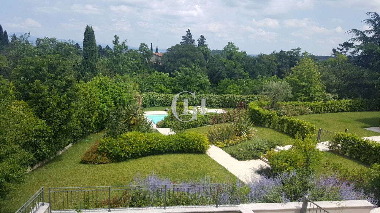 Вилла у озера Гарда, Италия, 180 м2 фото 2
