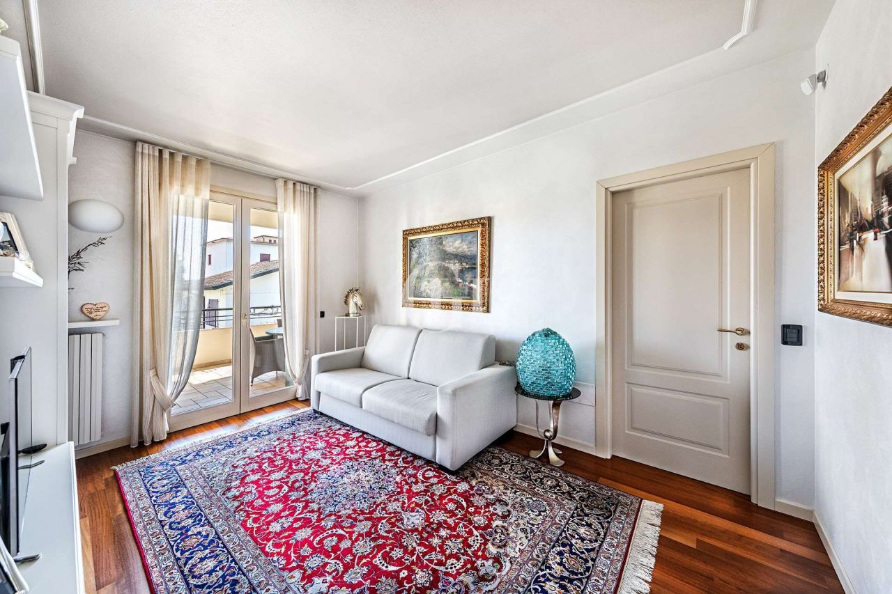 Апартаменты у озера Гарда, Италия, 130 м2 фото 3