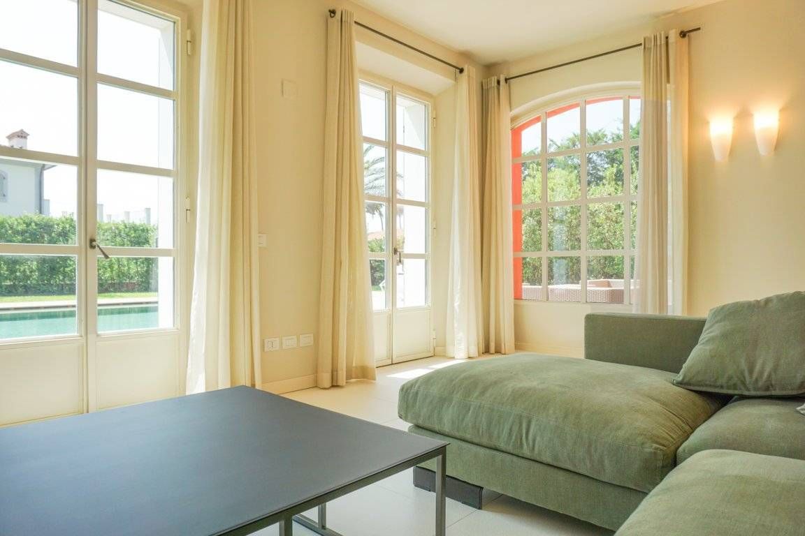 Вилла в Форте деи Марми, Италия, 560 м2 фото 3
