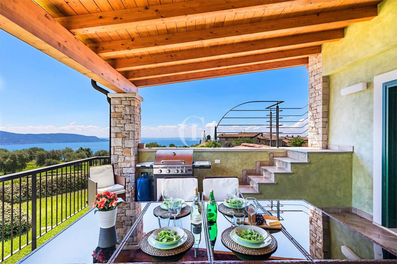 Апартаменты у озера Гарда, Италия, 75 м2 фото 1