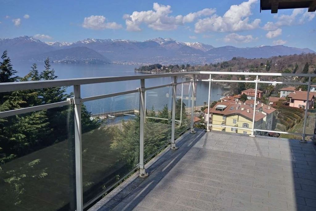 Квартира у озера Маджоре, Италия, 107 м2 фото 4